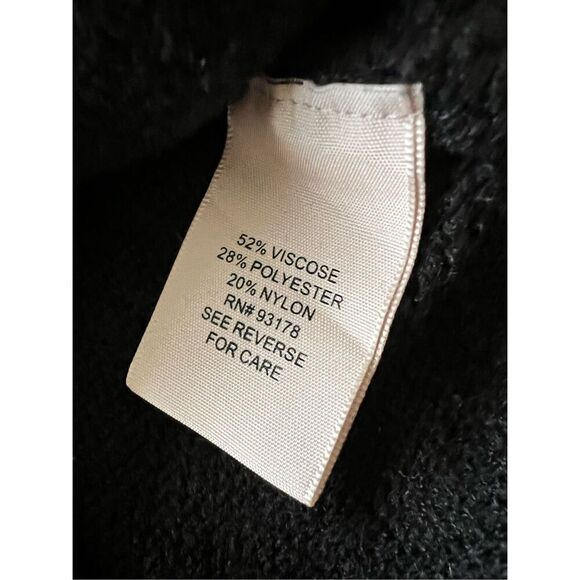 ALFA Modern Women  Knitted Poncho - Picture 6 of 6